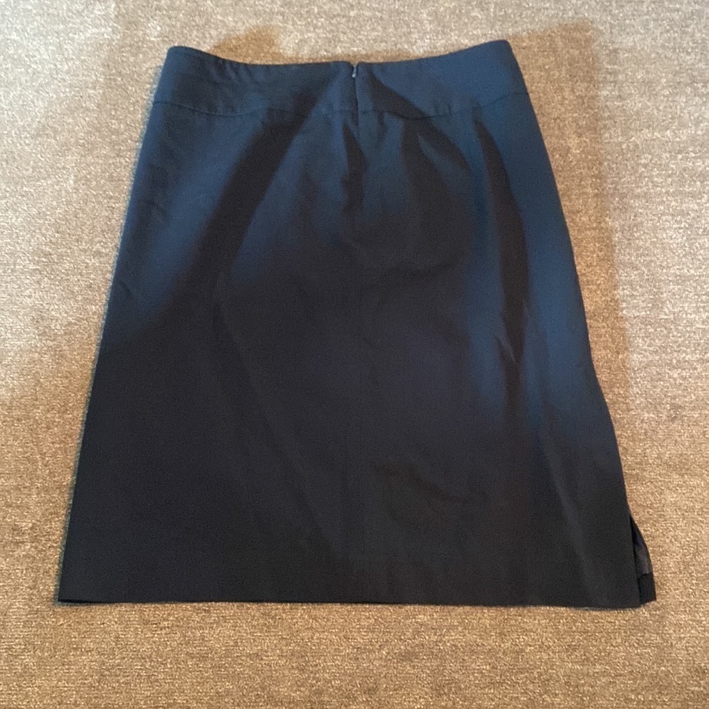 banana Republic black pencil stretch skirt; size 8 - Picture 4 of 4
